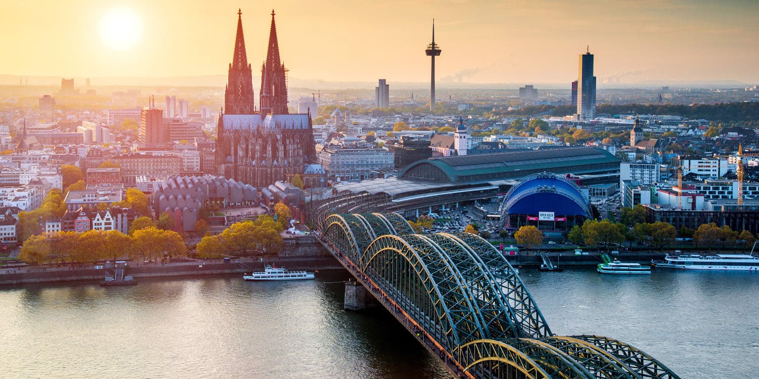 Kölner Skyline mit Dom und Rhein – HUNARI IT-Dienstleister und Systemhaus für Köln und das Rheinland