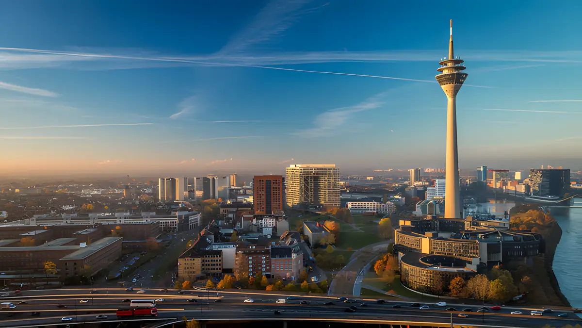 Düsseldorfer Skyline am Rhein